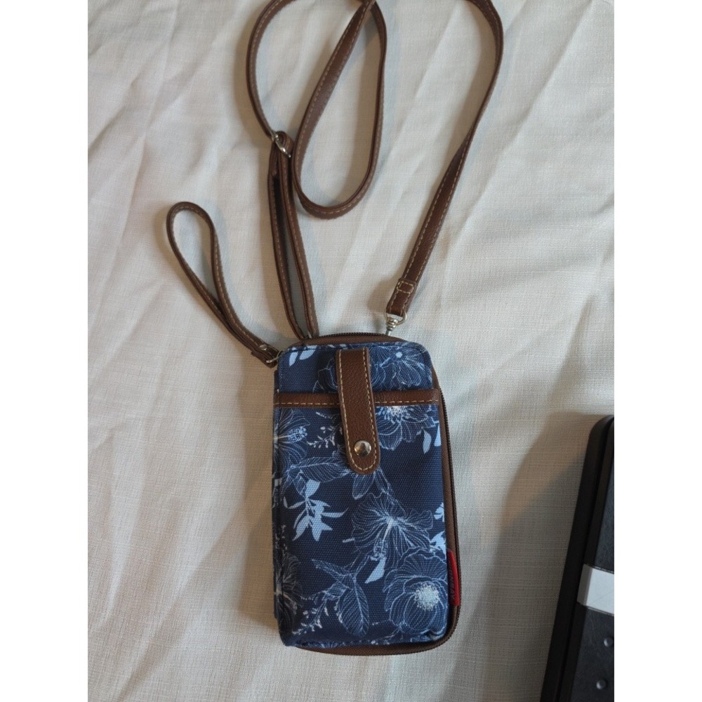 Unionbay Navy Blue Floral Canvas Cell Phone Crossbody Wristlet Bag